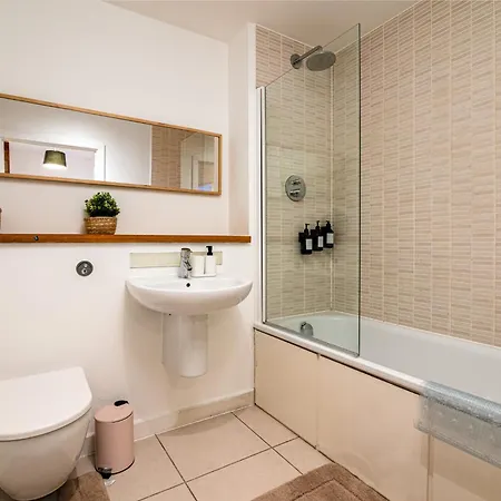 Zenith Hub Apartment London Exterior photo