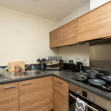 Zenith Hub Apartment London Exterior photo